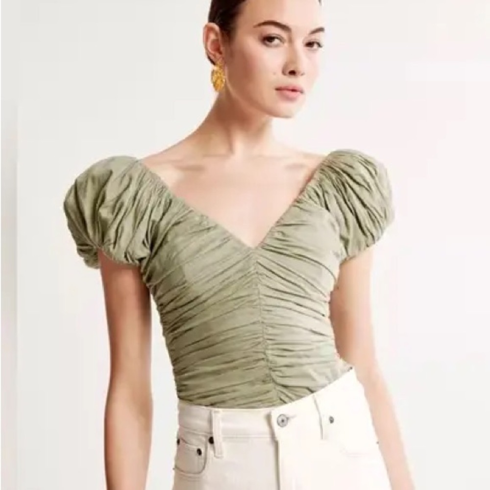 Abercrombie & Fitch Drama Puff Sleeve Ruched Top Size M in Soft Sage Green